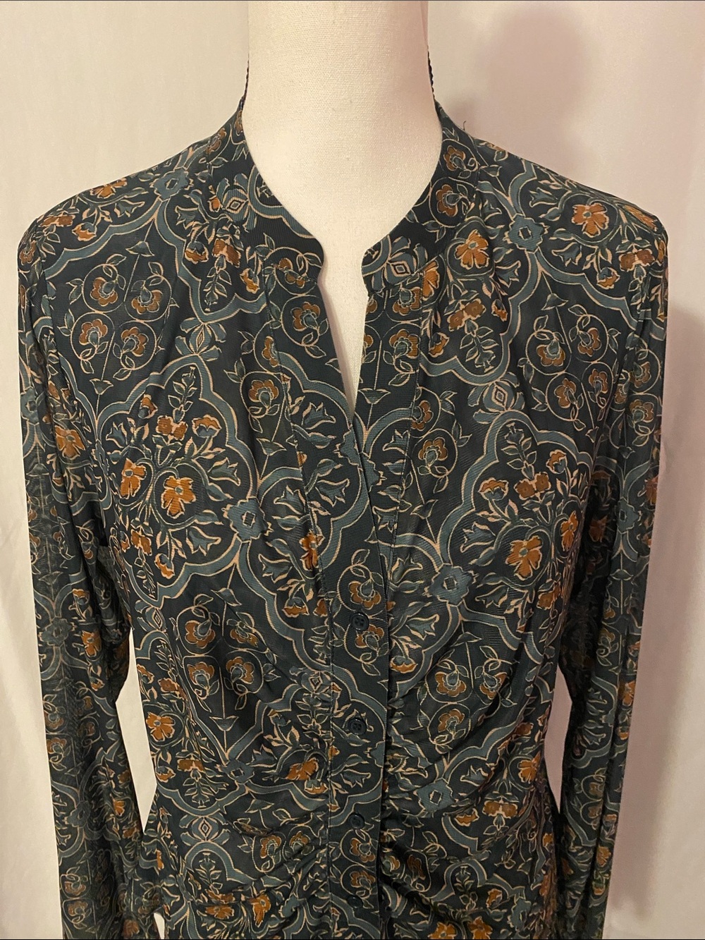 DR2 Green Floral-Pattern Long-Sleeve Blouse